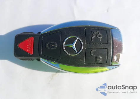 2014 Mercedes-Benz E 350 z USA, uszkodzony, nr VIN WDDHF5KB9EA839388